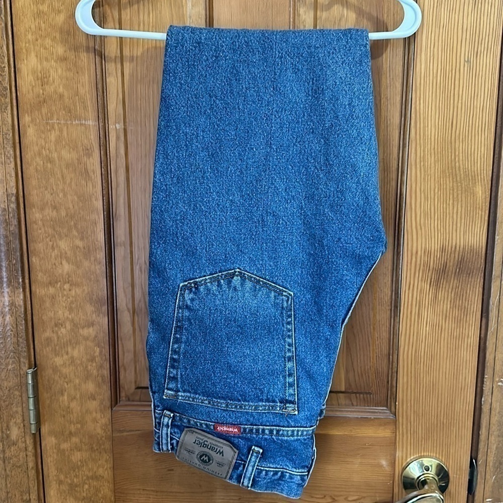 Wrangler denim blue jeans men’s size w34 l30 GREAT CONDITION